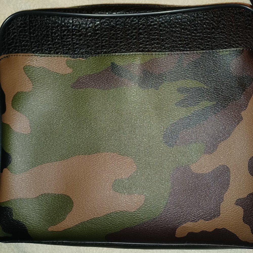 Coach Camo Crossbody - Picture 3 of 9